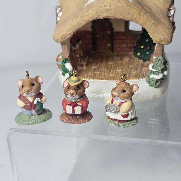 Hallmark Keepsake Ornament Special Edition A Moustershire Christmas 4 Piece Set - Picture 3 of 12